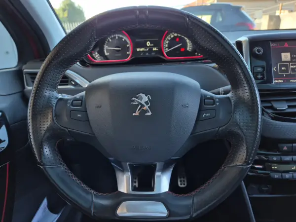 Peugeot 2008 1.6 BlueHDi GT Line 19