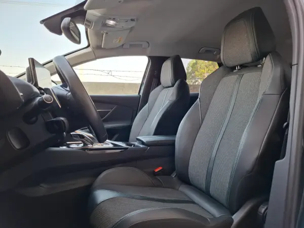 Peugeot 3008 1.5 BlueHDi Allure EAT8 19