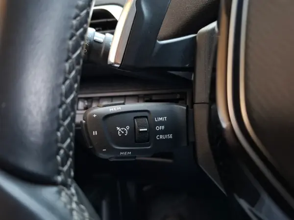 Peugeot 3008 1.5 BlueHDi Allure EAT8 27