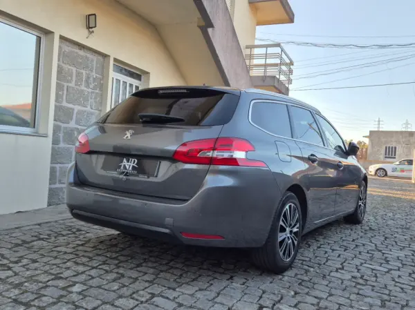 Peugeot 308 SW 1.5 BlueHDi Allure EAT8 4