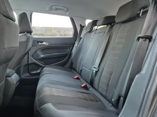 Peugeot 308 SW 1.5 BlueHDi Allure EAT8 13