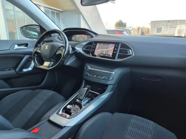 Peugeot 308 SW 1.5 BlueHDi Allure EAT8 18
