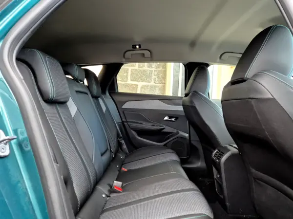 Peugeot 308 SW BlueHDi 130 EAT8 Allure 8