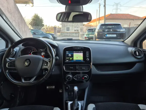 Renault Clio Sport Tourer (Energy) dCi 90 EDC Bose Edition 15