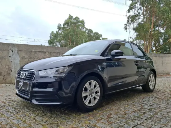 Audi A1 1.6 TDi Attraction 1