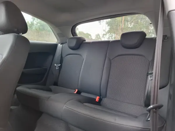 Audi A1 1.6 TDi Attraction 10