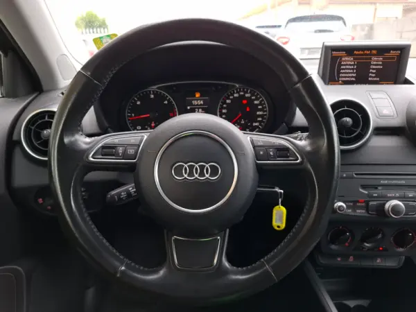 Audi A1 1.6 TDi Attraction 15