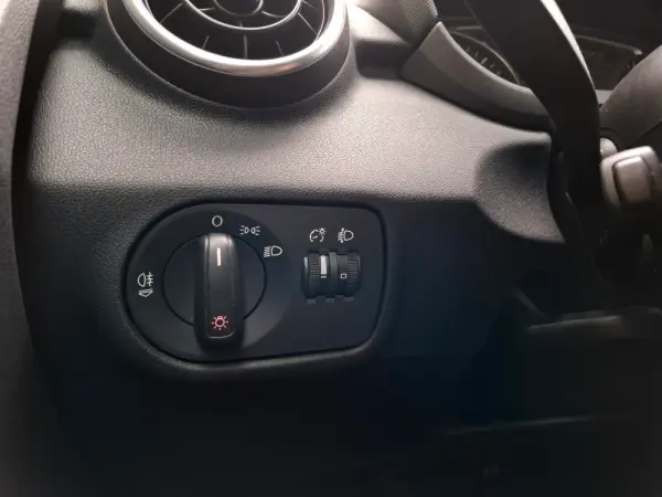 Audi A1 1.6 TDi Attraction 25