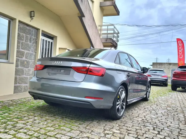 Audi A3 Limousine 1.6 TDI S-line 4