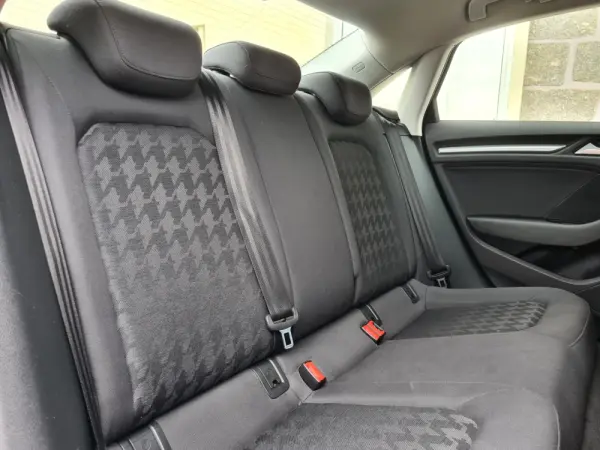 Audi A3 Limousine 1.6 TDI S-line 10