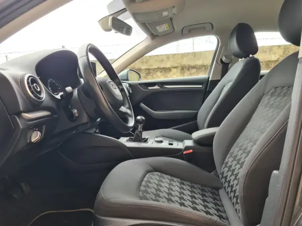 Audi A3 Limousine 1.6 TDI S-line 15