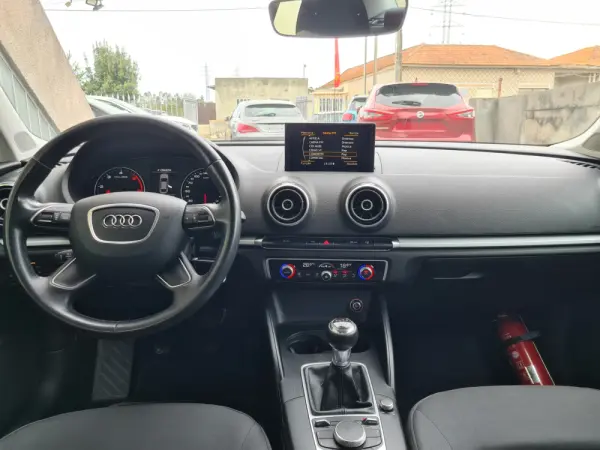 Audi A3 Limousine 1.6 TDI S-line 18