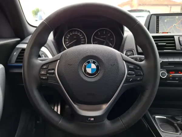 BMW 118 d Pack M 18