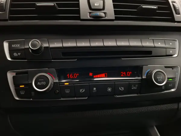 BMW 118 d Pack M 27