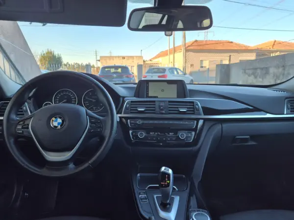 BMW 320 d Touring Aut. 15