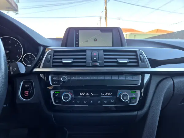 BMW 320 d Touring Aut. 21