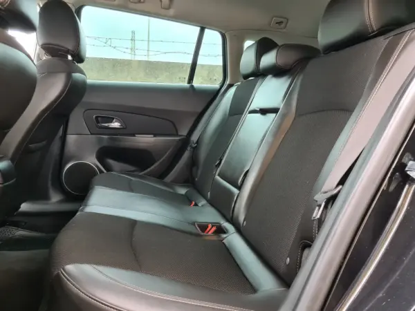 Chevrolet Cruze SW 1.7 VCDi LTZ 13
