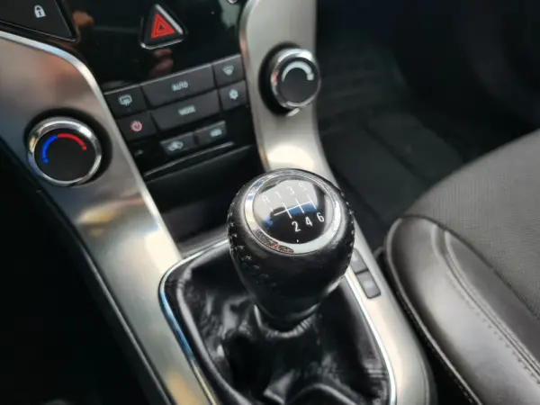Chevrolet Cruze SW 1.7 VCDi LTZ 27