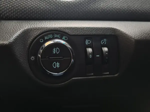 Chevrolet Cruze SW 1.7 VCDi LTZ 29