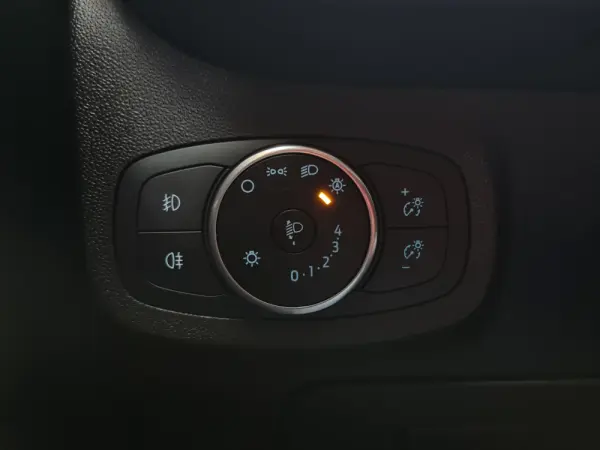 Ford Fiesta 1.1 S&S COOL&CONNECT 28