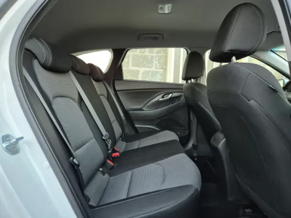 Hyundai i30 SW 1.6 CRDi Comfort 7
