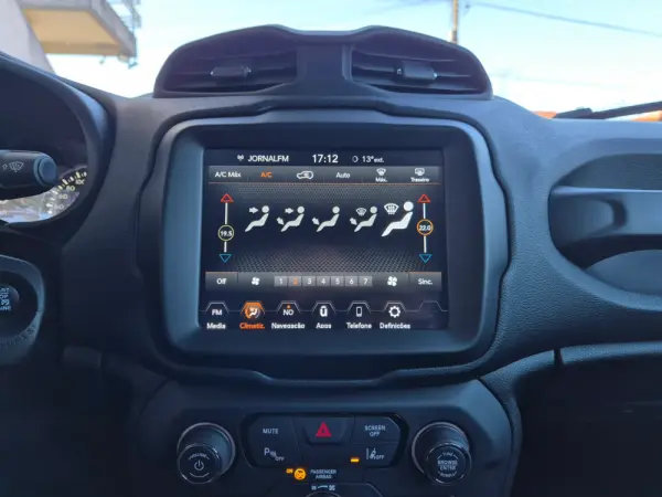 Jeep Renegade 1.0 T Limited 27