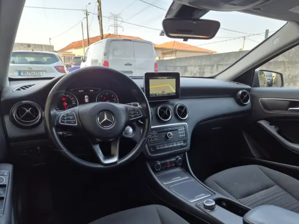Mercedes-Benz A 180 d Urban Aut. 15