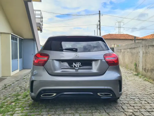 Mercedes-Benz A 180 d AMG Line 3