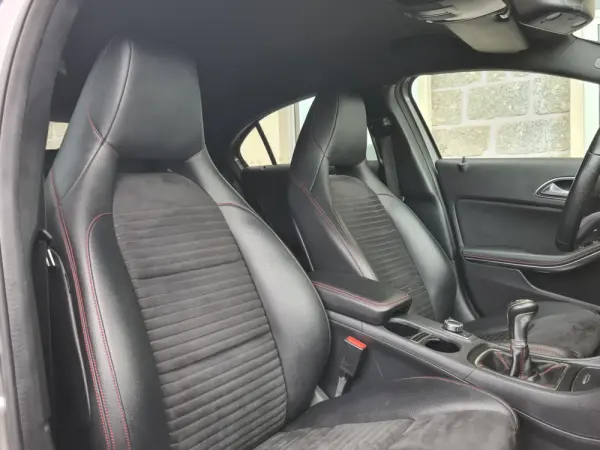 Mercedes-Benz A 180 d AMG Line 11