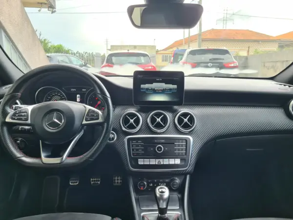 Mercedes-Benz A 180 d AMG Line 14