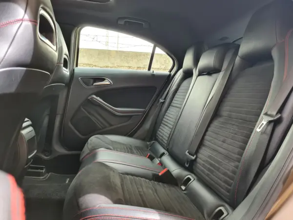 Mercedes-Benz A 180 CDi BE Edition AMG Line 12