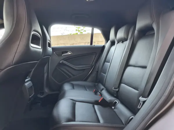 Mercedes-Benz CLA 180 d Shooting Brake 18