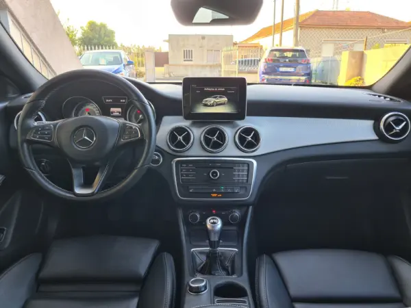 Mercedes-Benz CLA 180 d Shooting Brake 21