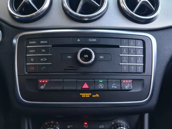 Mercedes-Benz CLA 180 d Shooting Brake 30