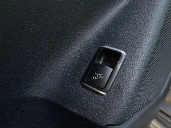 Mercedes-Benz CLA 180 d Shooting Brake 33