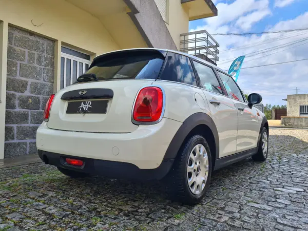 MINI 5 Portas One Standard 4