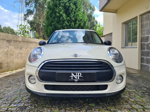 MINI 5 Portas One Standard 6