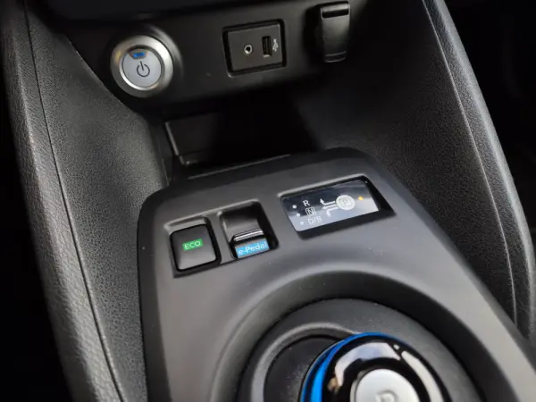 Nissan Leaf 40 kWh ACENTA 26