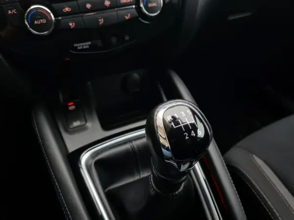 Nissan Qashqai 1.5 dCi N-Connecta 21