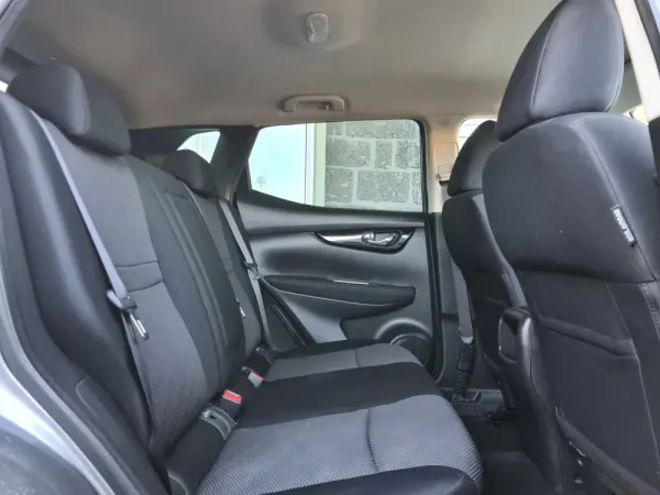 Nissan Qashqai 1.5 dCi Acenta Connect 7