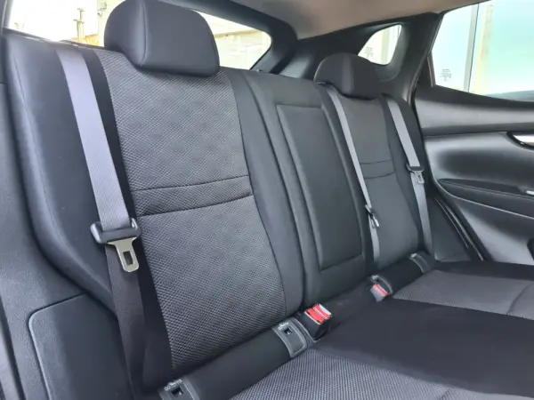 Nissan Qashqai 1.5 dCi Acenta Connect 8