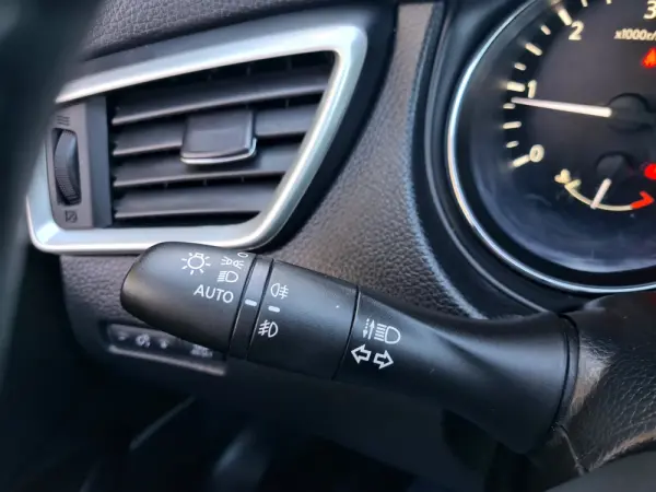 Nissan Qashqai 1.5 dCi Acenta Connect 19