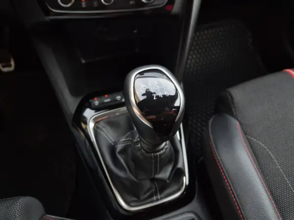 Opel Corsa 1.2 T GS 26