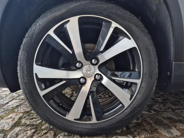 Peugeot 2008 Outro 7