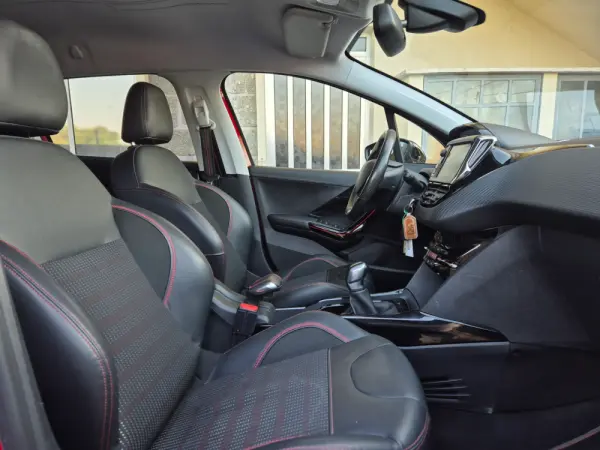 Peugeot 2008 Outro 10