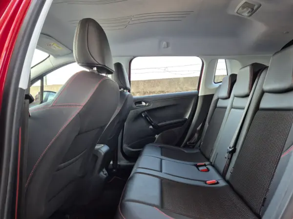 Peugeot 2008 Outro 12
