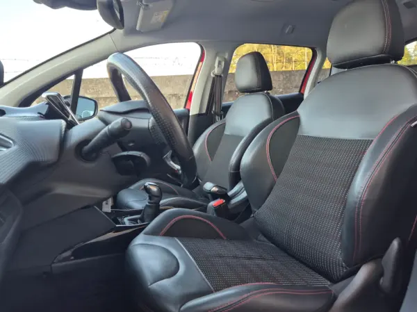 Peugeot 2008 Outro 15
