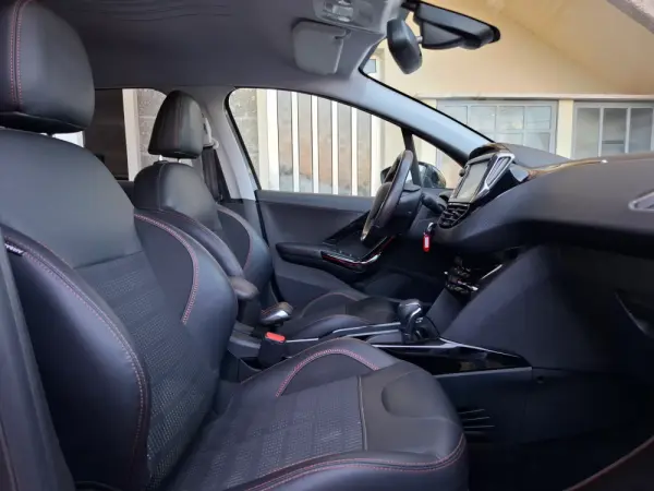 Peugeot 2008 1.5 BlueHDi GT Line EAT6 10