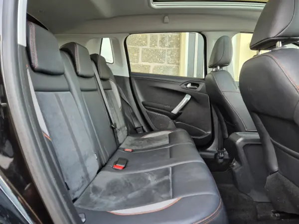 Peugeot 2008 1.6 BlueHDi Crossway 8