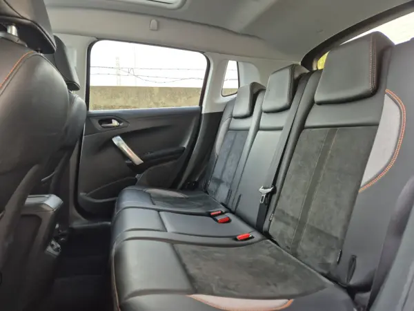Peugeot 2008 1.6 BlueHDi Crossway 13